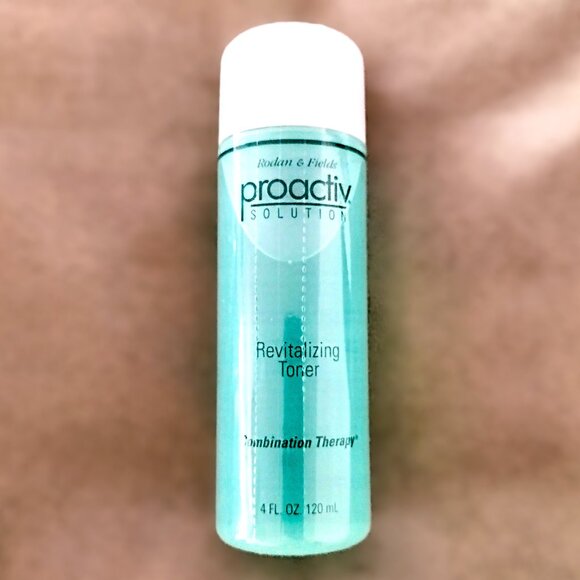 Proactiv Solution Revitalizing TONER Comb Therapy 4 Oz Rodan Fields ~ NEW/Sealed - Picture 1 of 5